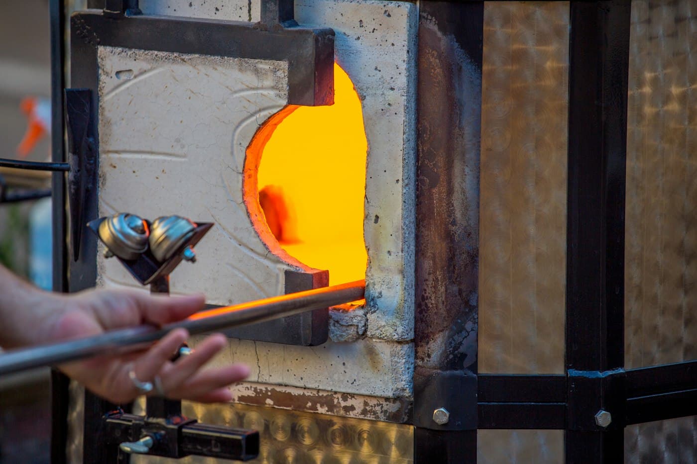 Glowing furnace opening