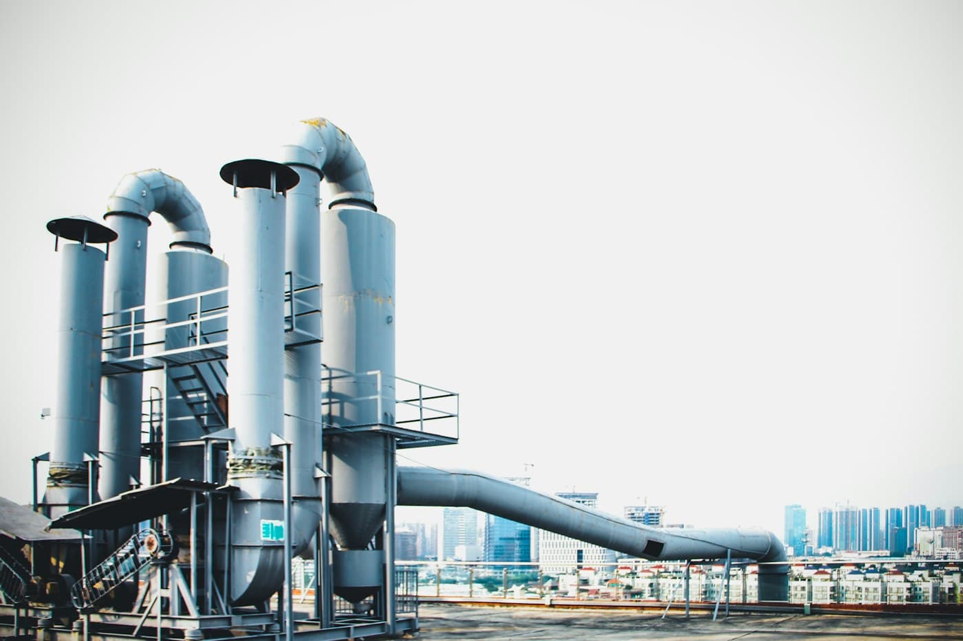 Industrial dust collection units with ducting